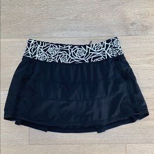 LULULEMON SKIRT SIZE 4